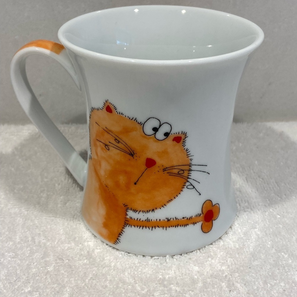 Novelty Cat And Mouse Holding Cheese Mug Cup White Ceramic - Picture 4 of 9